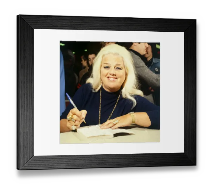 Framed Print : Diana Dors appearing in Coventry to sign copies of her second book