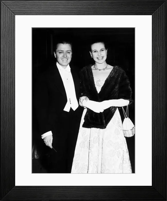 Framed Print : Richard Attenborough With Wife Shelia Sim Framed Print : Richard Attenborough With Wife Shelia Sim