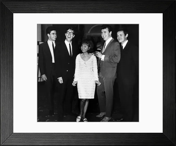 Framed Print : Lulu singer aged 16 with pop group The Shadows Music