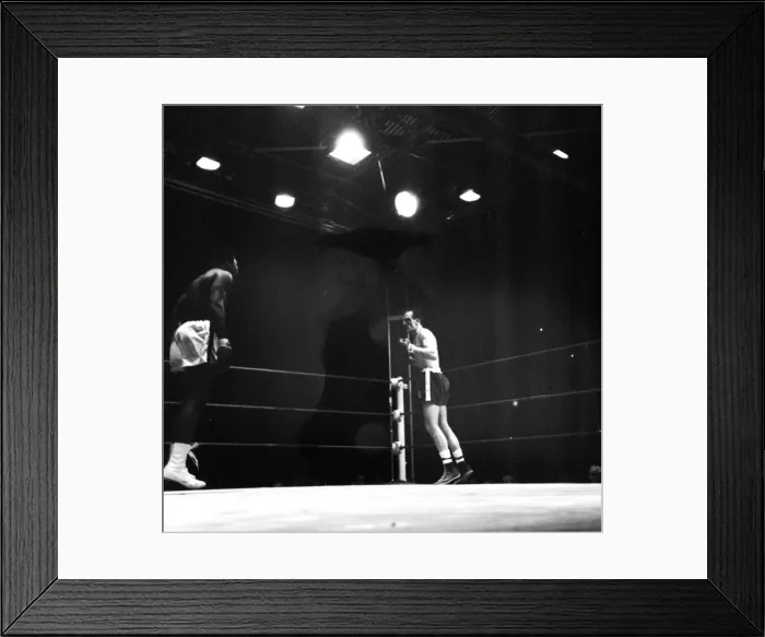 Framed Print : World heavyweight title fight between American champion Cassius Clay Framed Print : World heavyweight title fight between American champion Cassius Clay
