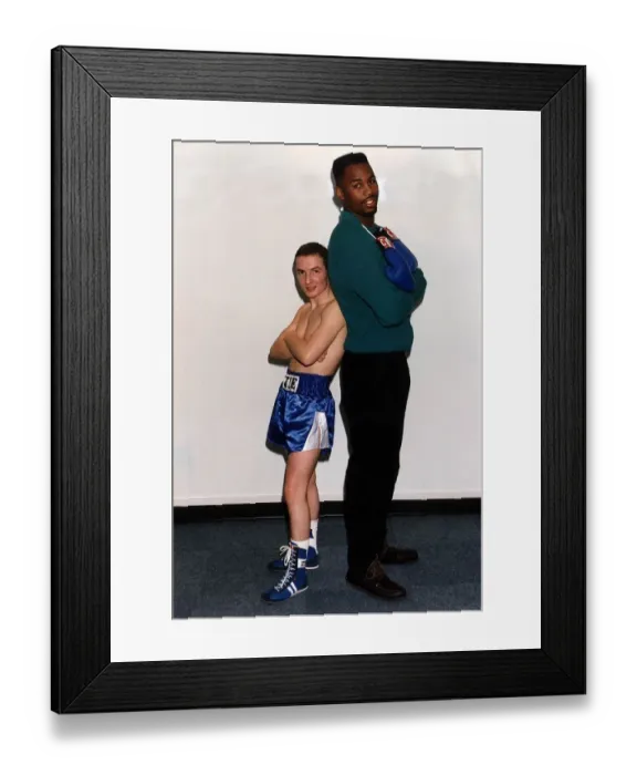 Framed Print : Lennox Lewis Heavyweight Boxer stands well over Mickey Cantwell Framed Print : Lennox Lewis Heavyweight Boxer stands well over Mickey Cantwell