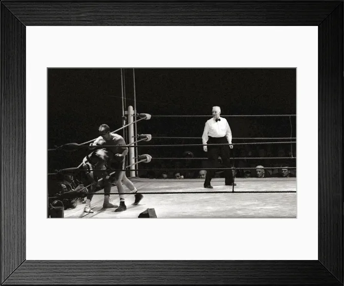 Framed Print : World heavyweight title fight between American champion Muhammad Ali Framed Print : World heavyweight title fight between American champion Muhammad Ali