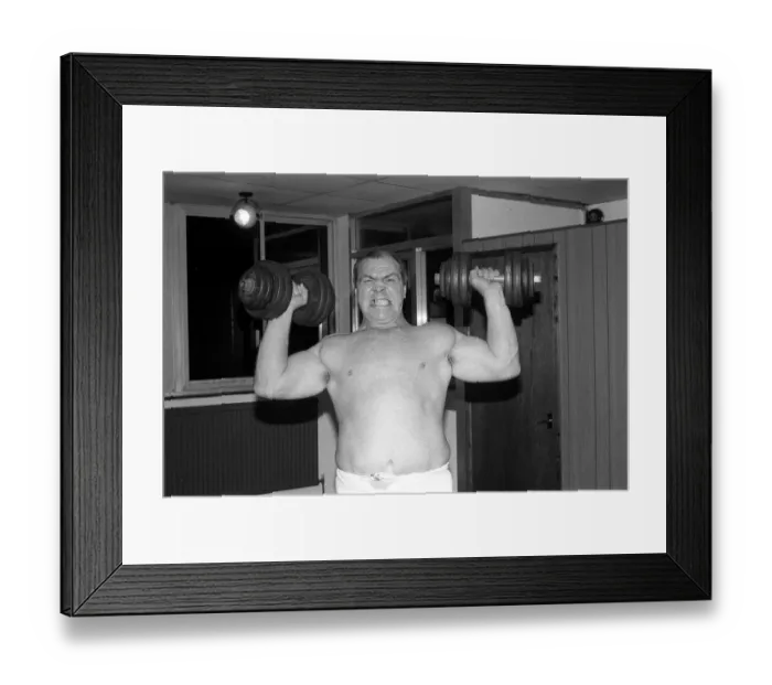 Framed Print : Lenny McLean unofficail boxing champion in training msi A©Mirrorpix Framed Print : Lenny McLean unofficail boxing champion in training msi A©Mirrorpix