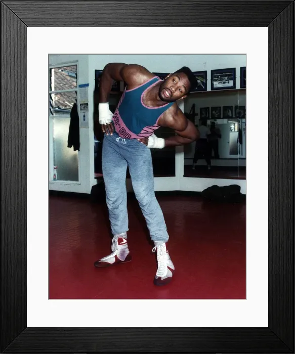 Framed Print : Lennox Lewis the heavyweight boxer training at the henry cooper gym on old Kent road