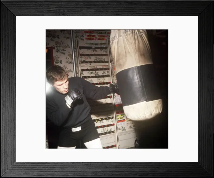 Framed Print : Billy Walker Boxer March 1969 Training in Battersea  /  punchbag  /  boxing