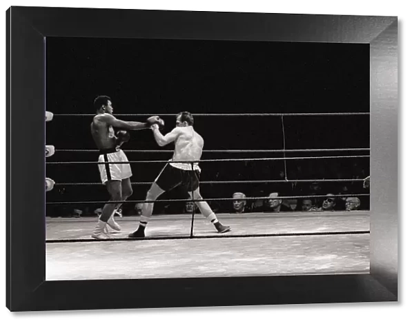 Cassius Clay May 1966 Fight with Henry Cooper Boxing 1960s Cassius Clay v