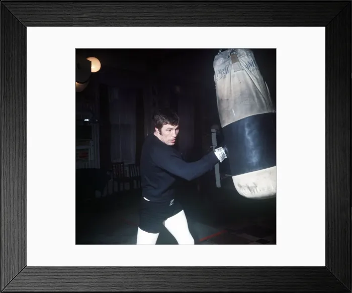 Framed Print : Billy Walker Boxer March 1969 Training in Battersea  /  punchbag  /  boxing