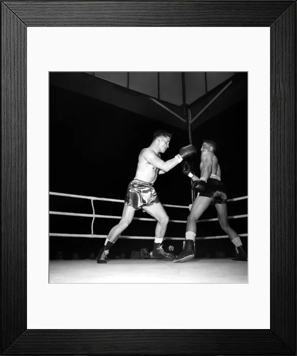 Framed Print : Boxing. Ralph Turpin v. Don Cockell. June 1952 C2915-006 Framed Print : Boxing. Ralph Turpin v. Don Cockell. June 1952 C2915-006