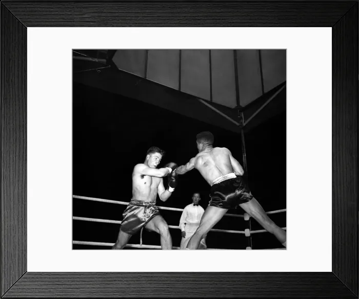 Framed Print : Boxing. Ralph Turpin v. Don Cockell. June 1952 C2915-002 Framed Print : Boxing. Ralph Turpin v. Don Cockell. June 1952 C2915-002