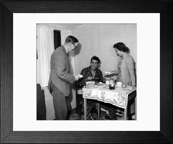 Framed Print : Clifford Terry, a Birmingham flyweight boxer only weighs 7 stone 7 pounds Framed Print : Clifford Terry, a Birmingham flyweight boxer only weighs 7 stone 7 pounds