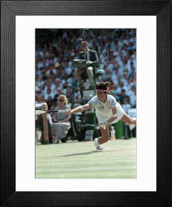 Framed Print : Wimbledon. Gabriella Sabatini v. Jennifer Capriati. July 1991 91-4353-099 Framed Print : Wimbledon. Gabriella Sabatini v. Jennifer Capriati. July 1991 91-4353-099
