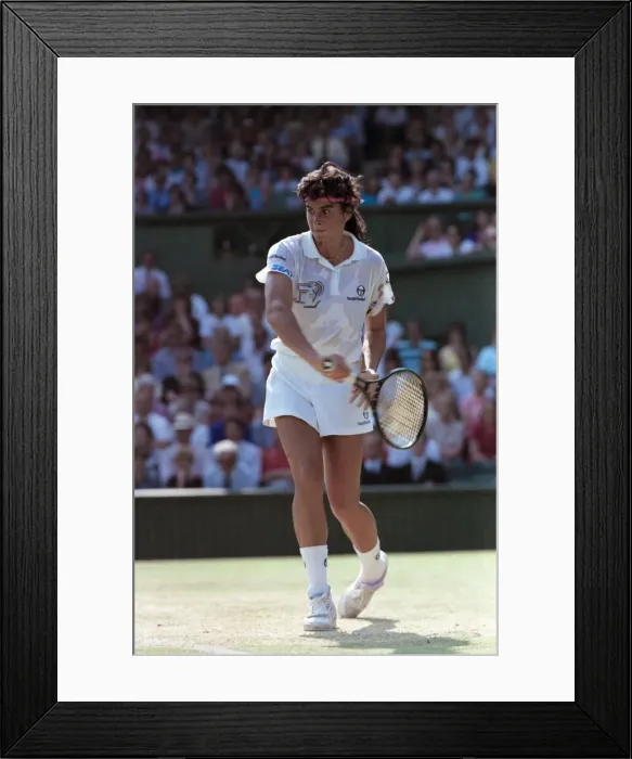 Framed Print : Wimbledon. Gabriella Sabatini v. Jennifer Capriati. July 1991 91-4353-033 Framed Print : Wimbledon. Gabriella Sabatini v. Jennifer Capriati. July 1991 91-4353-033