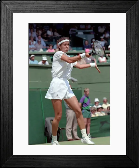 Framed Print : Wimbledon. Gabriella Sabatini v. Jennifer Capriati. July 1991 91-4353-023 Framed Print : Wimbledon. Gabriella Sabatini v. Jennifer Capriati. July 1991 91-4353-023