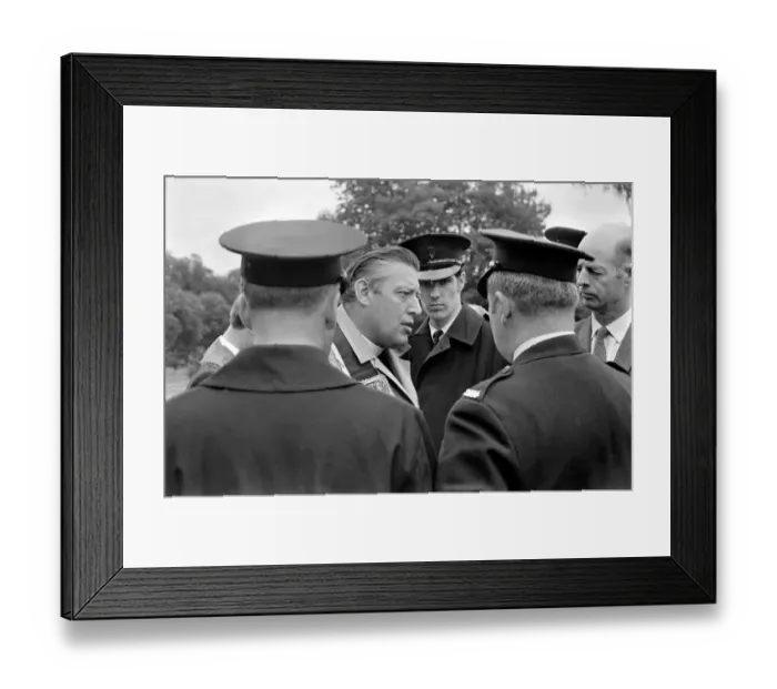 Framed Print : Northern Ireland August 1971. Ian Paisley and supporters march on Stormont