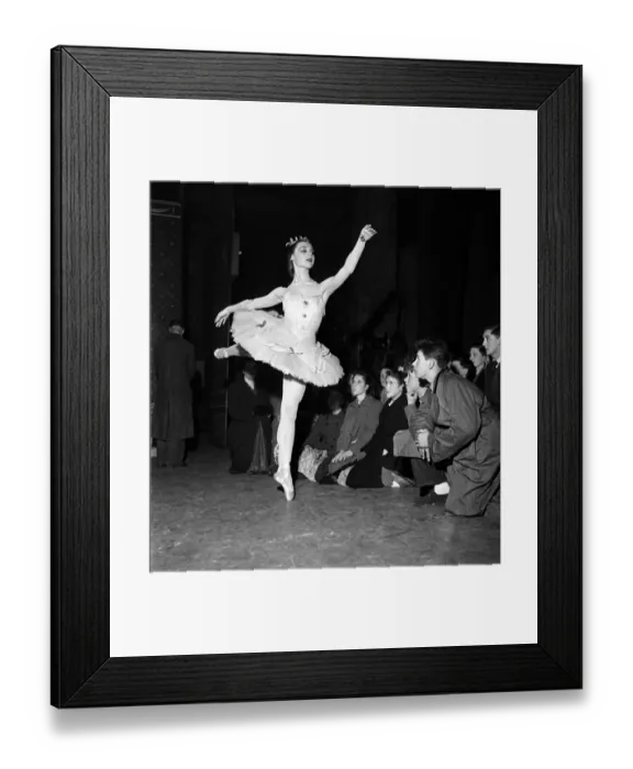 Framed Print : School children attend ballet matinee at Sadlers Wells. Svetlana Beriosova as the sugar Framed Print : School children attend ballet matinee at Sadlers Wells. Svetlana Beriosova as the sugar