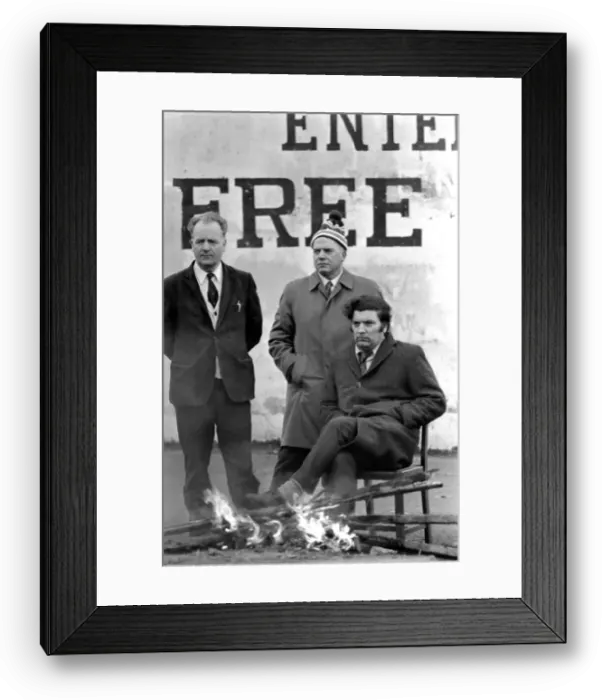 Framed Print : John Hume sits by fire in an early morning demonstration. February 1972 72-1641 Framed Print : John Hume sits by fire in an early morning demonstration. February 1972 72-1641