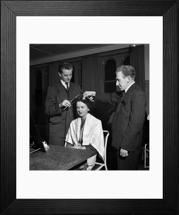 Framed Print : Male apprentices learn ladies hairdressing. March 1952 C1272-002 Framed Print : Male apprentices learn ladies hairdressing. March 1952 C1272-002