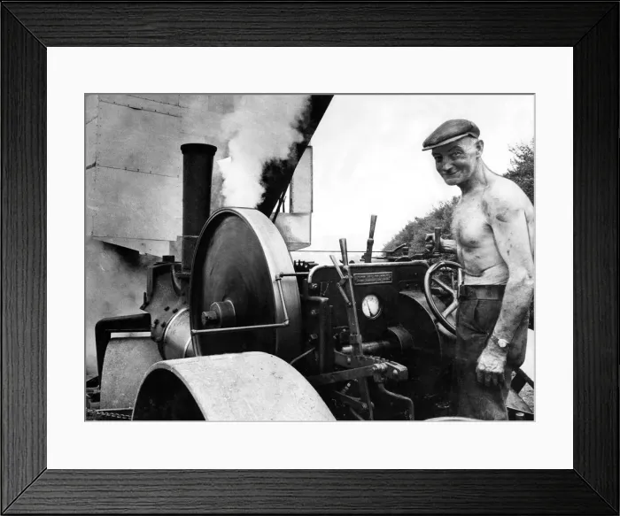 Framed Print : Driver Gerald Shortt and his steam roller at Beamish Open-Air Museum Framed Print : Driver Gerald Shortt and his steam roller at Beamish Open-Air Museum