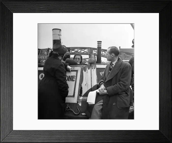 Framed Print : Canal scenes. April 1952 C1908-003