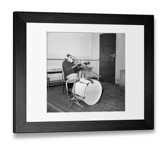 Framed Print : Julie, a four year old chimpanzee is practising for her first season Framed Print : Julie, a four year old chimpanzee is practising for her first season
