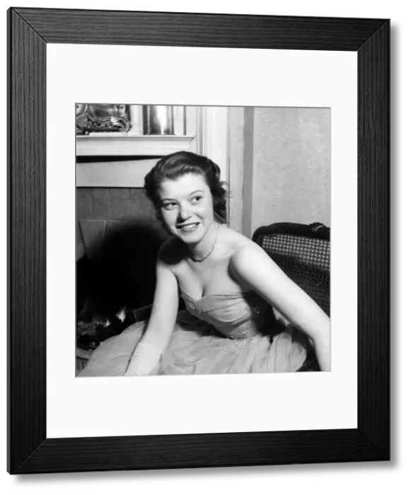 Framed Print : Shani Wallis - Actress. March 1952 C1339 Framed Print : Shani Wallis - Actress. March 1952 C1339