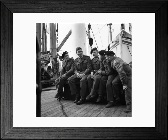 Framed Print : Private Bill Speakman, VC with friends on deck as they leave for Korea Framed Print : Private Bill Speakman, VC with friends on deck as they leave for Korea