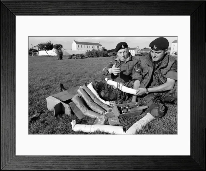 Framed Print : Dismantled Bomb. Members of Royal Army Ordanance Corps with Dismantled 50lb Bomb