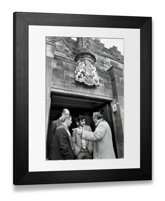 Framed Print : Northern Ireland August 1971. Ian Paisley and supporters march on Stormont Framed Print : Northern Ireland August 1971. Ian Paisley and supporters march on Stormont