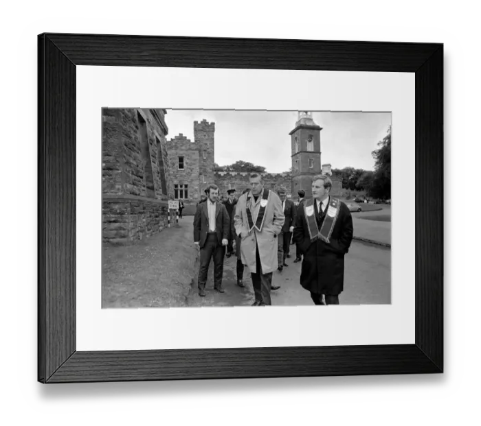 Framed Print : Northern Ireland August 1971. Ian Paisley and supporters march on Stormont Framed Print : Northern Ireland August 1971. Ian Paisley and supporters march on Stormont