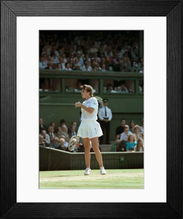 Framed Print : Wimbledon Tennis. Womens Semi Final: Gabriella Sabatini v. Jennifer Capriati Framed Print : Wimbledon Tennis. Womens Semi Final: Gabriella Sabatini v. Jennifer Capriati