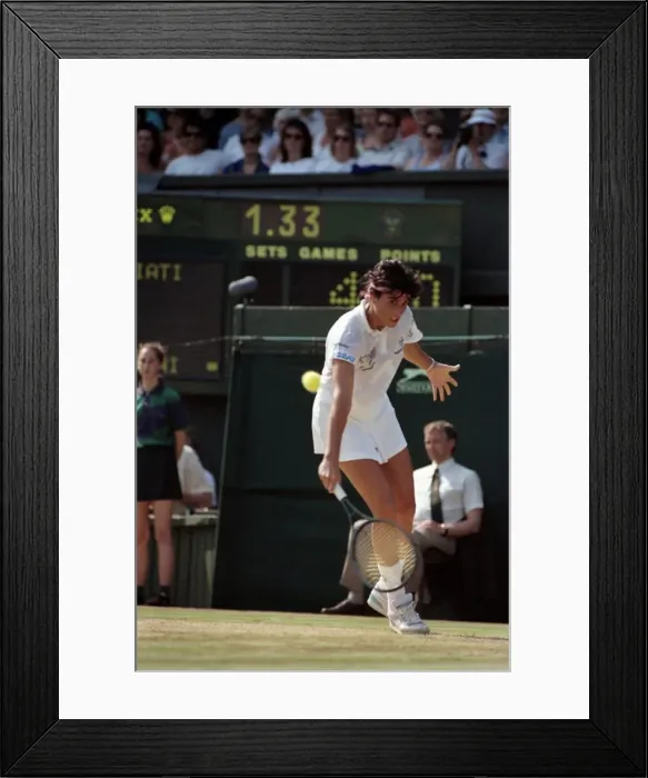 Framed Print : Wimbledon Tennis. Gabriella Sabatini v. Jennifer Capriati. July 1991 91-4261-034 Framed Print : Wimbledon Tennis. Gabriella Sabatini v. Jennifer Capriati. July 1991 91-4261-034