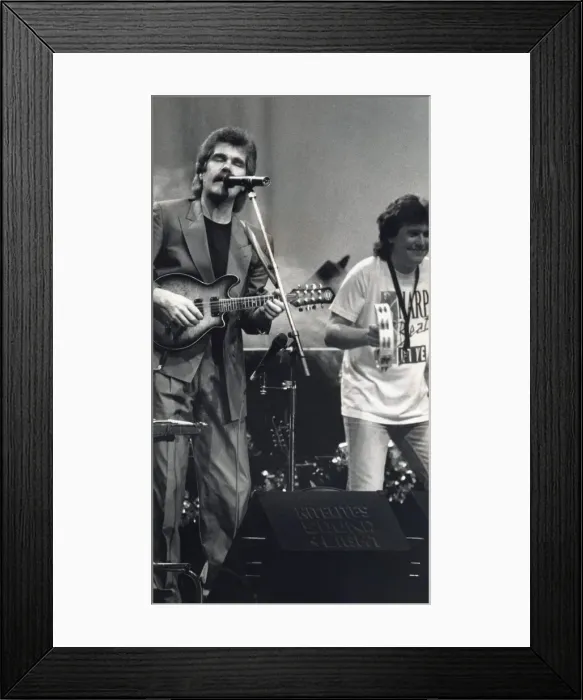 Framed Print : Ray Jackson and Marty Craggs of Lindisfarne. 18 / 12 / 89 Framed Print : Ray Jackson and Marty Craggs of Lindisfarne. 18 / 12 / 89