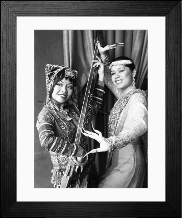 Framed Print : The Fiesta Filipina Dance Company at the London Hilton Hotel Framed Print : The Fiesta Filipina Dance Company at the London Hilton Hotel
