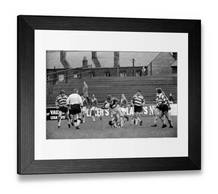 Framed Print : Leigh v. Oldham. Action from the match. November 1969 Z11533-004 Framed Print : Leigh v. Oldham. Action from the match. November 1969 Z11533-004