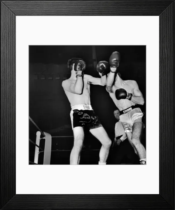 Framed Print : Johnny Clark v. Jackie Burke seen here at the Royal Albert Hall. December 1969 Z11627-005