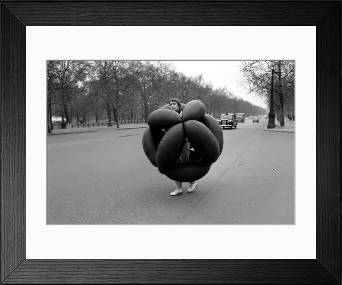 Framed Print : A press showing was held at the Institute of Contemporary Arts, Nash House, The Mall