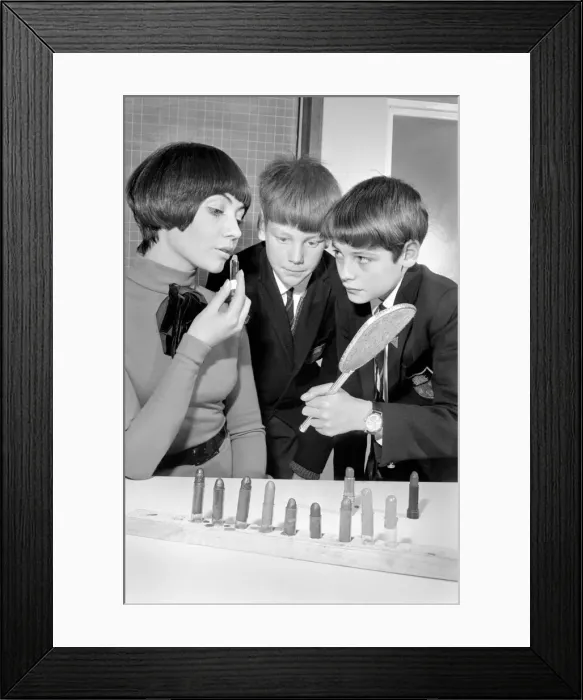 Framed Print : People of Hartford Secondary School. Keith Kay and Philip Robinson look on as model Ann Framed Print : People of Hartford Secondary School. Keith Kay and Philip Robinson look on as model Ann