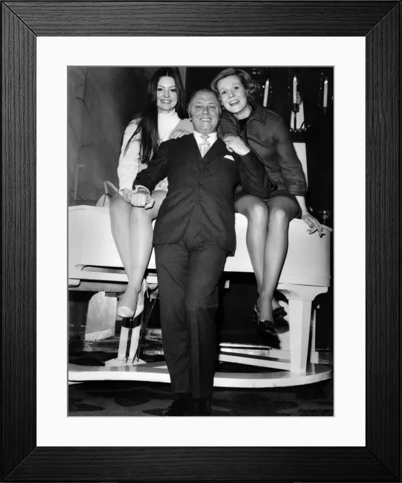 Framed Print : Press receptionat teh Savoy Hotel to celebrate the press showing of