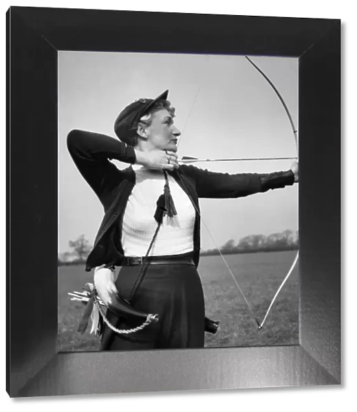 Mrs. Florence Suthers of the North Cheshire Bowmen March 1953 D1372