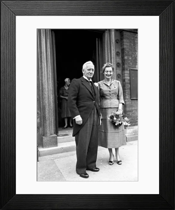Framed Print : The bride and groom leaving the Greek orthodox Church in Moscow Road, Bayswater, today