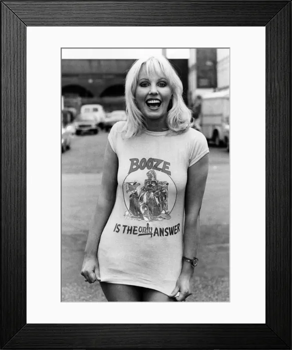 Framed Print : Fashion - 1970 s: Tee Hee shirts. Some people will wear anything for laughs Framed Print : Fashion - 1970 s: Tee Hee shirts. Some people will wear anything for laughs