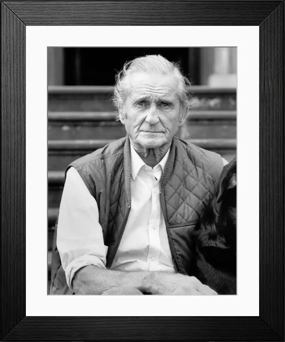 Framed Print : Lord Bath pictured at Longleat and his private residence. August 1986 P017144 Framed Print : Lord Bath pictured at Longleat and his private residence. August 1986 P017144