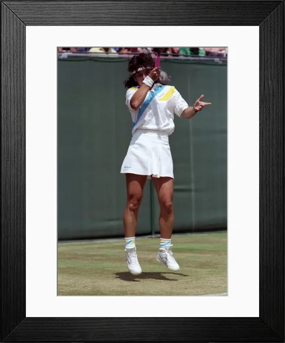 Framed Print : Wimbledon Tennis. Arantxa Sanchez-Vicario v. Lori McNeill. July 1989 89-3964-002 Framed Print : Wimbledon Tennis. Arantxa Sanchez-Vicario v. Lori McNeill. July 1989 89-3964-002