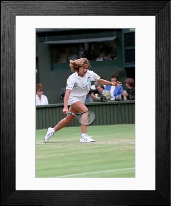 Framed Print : Wimbledon Tennis. Graf v. Fernandez. June 1988 88-3442-001