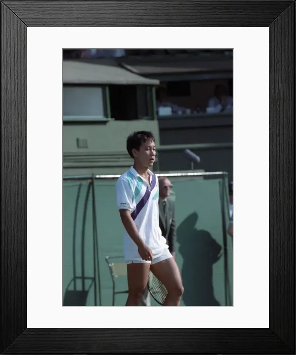 Framed Print : Wimbledon Tennis. Henri Leconte v. Michael Chang. June 1988 88-3353-011 Framed Print : Wimbledon Tennis. Henri Leconte v. Michael Chang. June 1988 88-3353-011