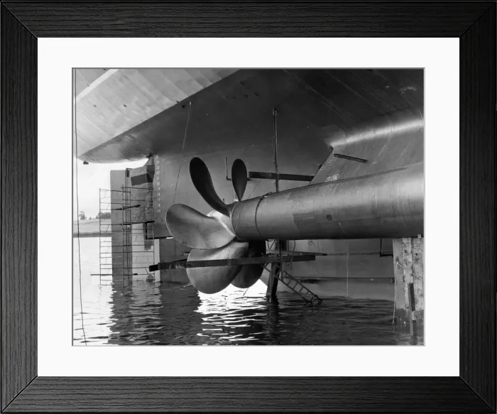 Framed Print : The Queen Elizabeth II - QE2 ship - close-up of the starboard propellar Framed Print : The Queen Elizabeth II - QE2 ship - close-up of the starboard propellar