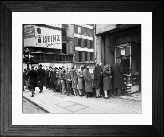 Framed Print : The Cigarette Queue - The cigarette supply has arrived at this Oxford Street kiosk Framed Print : The Cigarette Queue - The cigarette supply has arrived at this Oxford Street kiosk