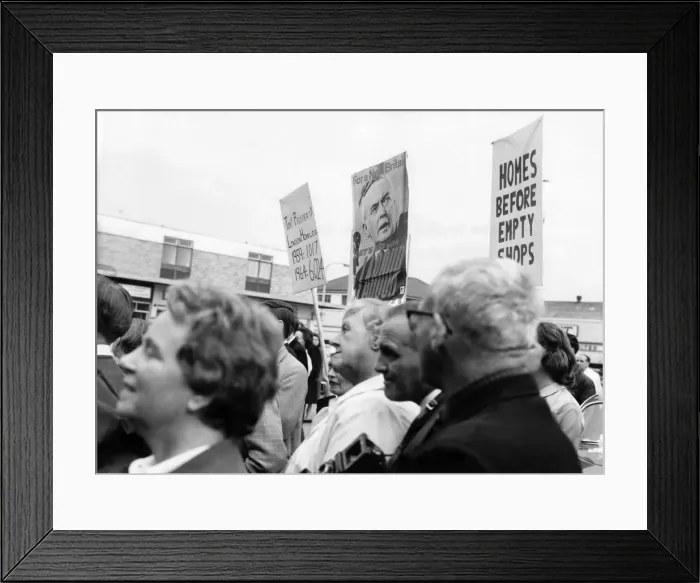 Framed Print : General Election 1964: Sir Alec Douglas Home tours Kent. Crowds at a meeting Framed Print : General Election 1964: Sir Alec Douglas Home tours Kent. Crowds at a meeting