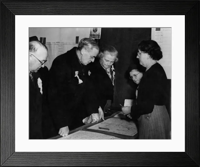 Framed Print : General Election: Sir Stafford Cripps, with Lady Cripps Framed Print : General Election: Sir Stafford Cripps, with Lady Cripps