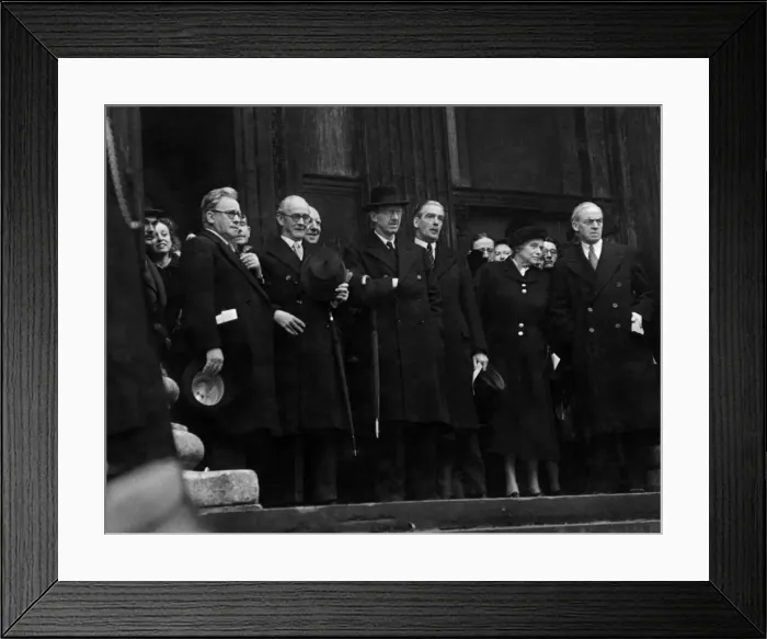 Framed Print : General Election 1950: A pre-election thanksgiving service was held at St Framed Print : General Election 1950: A pre-election thanksgiving service was held at St